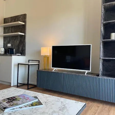 Modern Amenities And Comfort In Sithonia アパート ニキティ