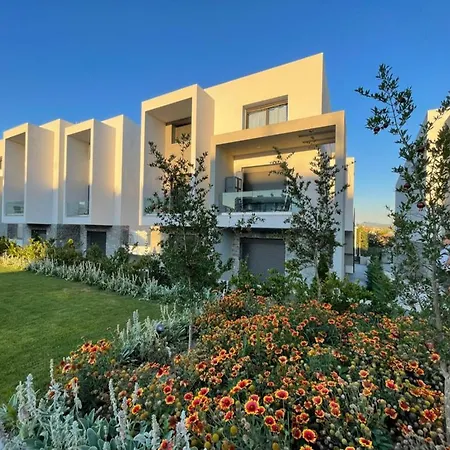 Modern Amenities And Comfort In Sithonia *
