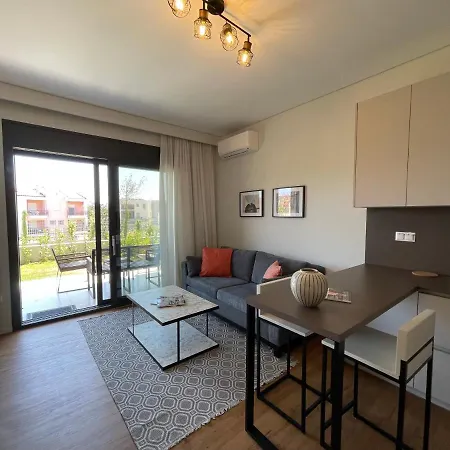 Modern Amenities And Comfort In Sithonia アパート *