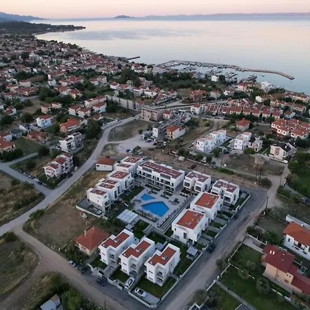 Modern Amenities And Comfort In Sithonia ニキティ