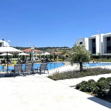 Modern Amenities And Comfort In Sithonia Nikiti (Sithonia)